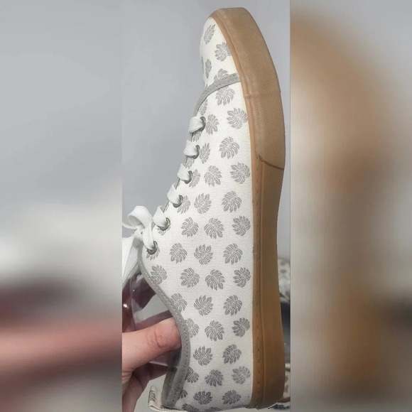 Disney Lilo & Stich Mens 10 Canvas Sneaker Shoes White Gum Soles Lace up - Picture 6 of 15